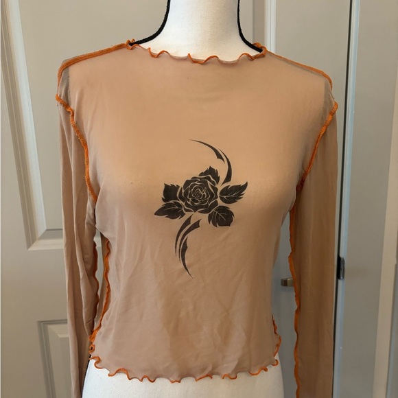 Urban Outfitters tan mesh floral graphic long sleeve cropped top size L - Picture 2 of 15